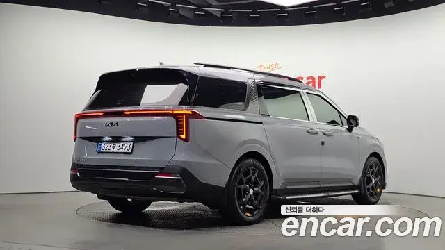 Kia Carnival 2025 — Şəkil 18/20