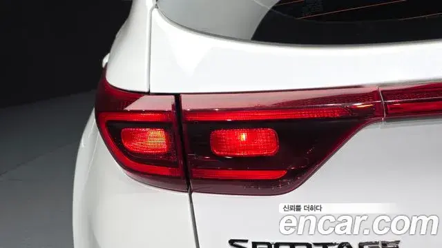 Kia Sportage The Bold 2021 — ფოტო 17/30