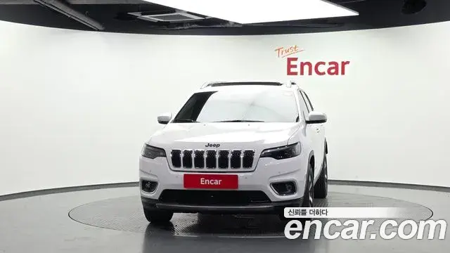 Jeep Cherokee 2021 — Photo 5/33
