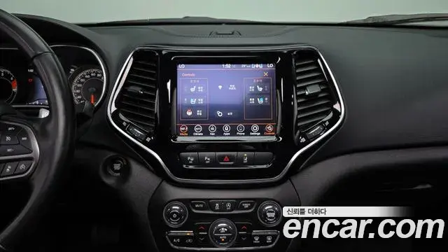 Jeep Cherokee 2021 — Photo 4/33