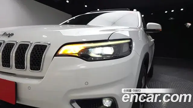 Jeep Cherokee 2021 — Photo 22/33