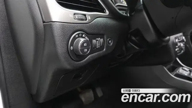 Jeep Cherokee 2021 — Photo 24/33