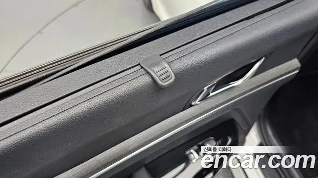 Kia K5 2023 — Photo 10/32