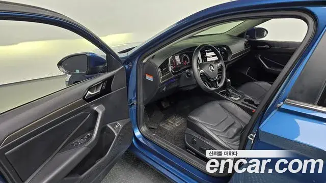 Volkswagen Jetta 2020 — ფოტო 15/20