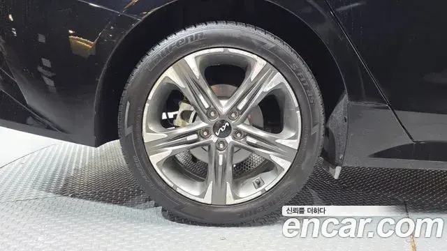 Kia K5 2021 — Photo 2/20