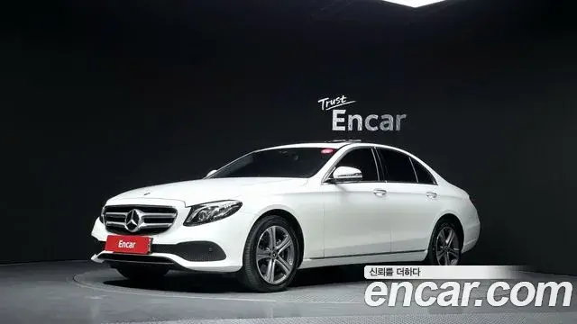 Mercedes-Benz E-Class 2018 — Фото 1/20