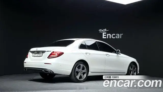 Mercedes-Benz E-Class 2018 — Фото 2/20