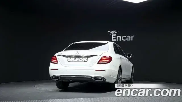 Mercedes-Benz E-Class 2018 — Фото 4/20