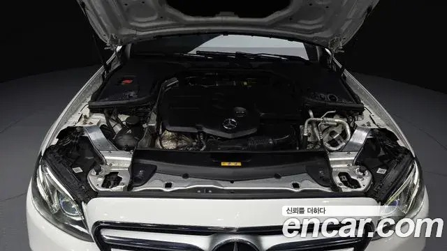 Mercedes-Benz E-Class 2018 — Фото 6/20