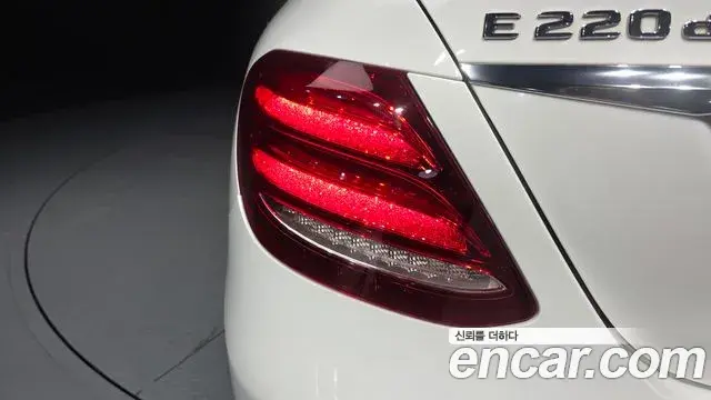 Mercedes-Benz E-Class 2018 — ფოტო 4/36