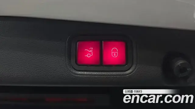 Mercedes-Benz E-Class 2018 — ფოტო 30/36