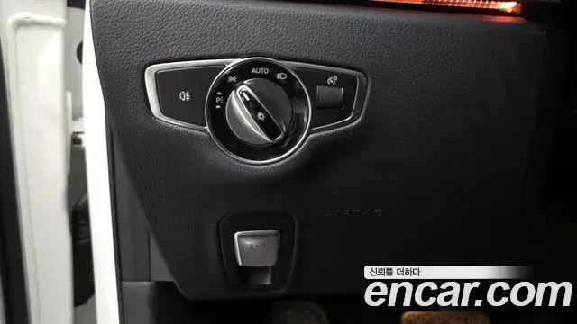 Mercedes-Benz E-Class 2018 — ფოტო 7/36