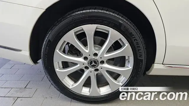 Mercedes-Benz E-Class 2019 — Şəkil 10/20