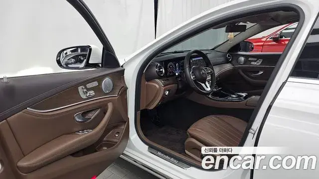 Mercedes-Benz E-Class 2019 — Şəkil 11/20