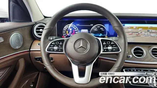 Mercedes-Benz E-Class 2019 — Şəkil 20/20