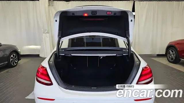 Mercedes-Benz E-Class 2019 — Şəkil 15/20