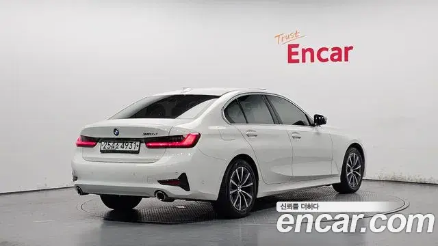 BMW 3 Series 2019 — Photo 9/31