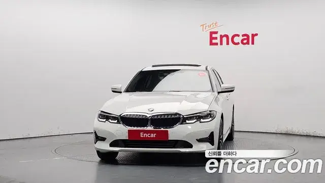 BMW 3 Series 2019 — Photo 11/31