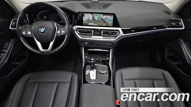 BMW 3 Series 2019 — Photo 12/31