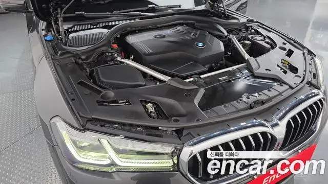 BMW 5 Series 2022 — Photo 13/20