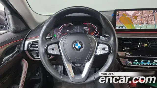 BMW 5 Series 2022 — Photo 19/20