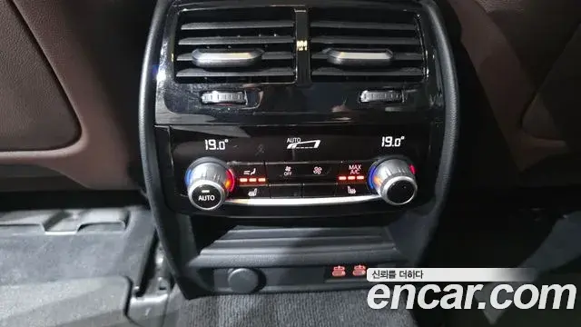 BMW 5 Series 2022 — Photo 18/20