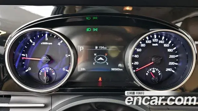 Kia Carnival 2023 — Şəkil 18/20