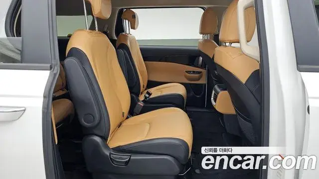 Kia Carnival 2023 — Şəkil 15/20