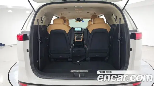 Kia Carnival 2023 — Şəkil 13/20