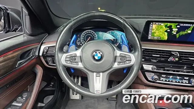 BMW 5 Series 2019 — Фото 13/20