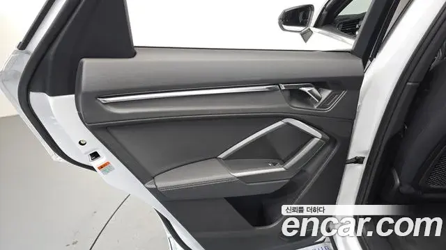 Audi Q3 2024 — ფოტო 13/30