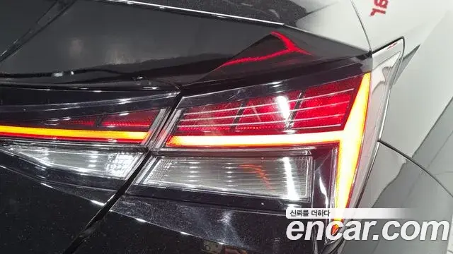 Hyundai The New Avante Hybrid 2020 — ფოტო 13/34