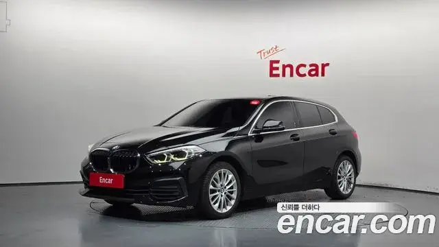 BMW 1 Series 2021 — ფოტო 1/20
