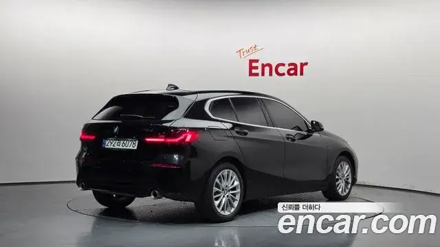 BMW 1 Series 2021 — ფოტო 7/20