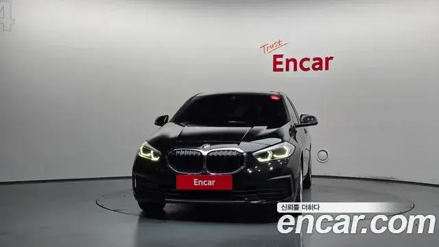 BMW 1 Series 2021 — ფოტო 19/20
