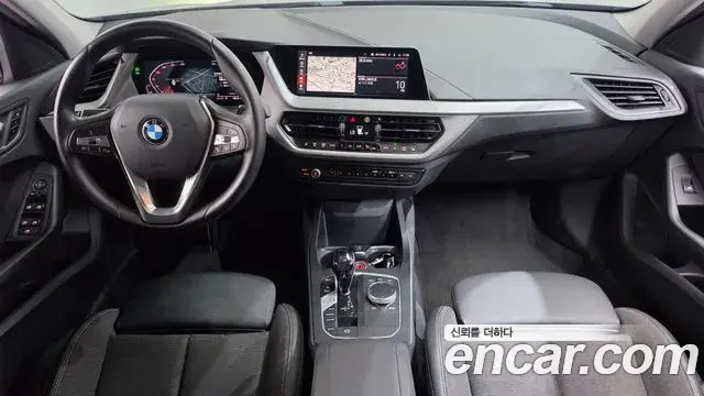 BMW 1 Series 2021 — ფოტო 14/20
