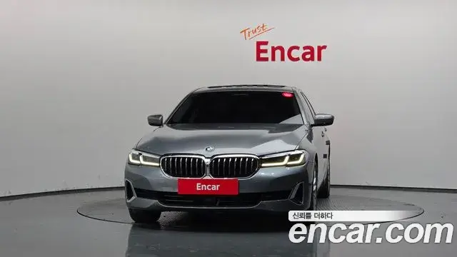 BMW 5 Series 2023 — Şəkil 8/20