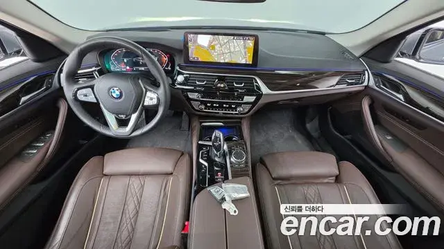 BMW 5 Series 2023 — Şəkil 10/20