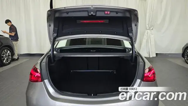 Mercedes-Benz C-Class 2022 — ფოტო 31/31