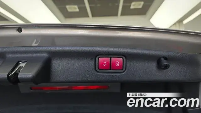 Mercedes-Benz C-Class 2022 — ფოტო 3/31