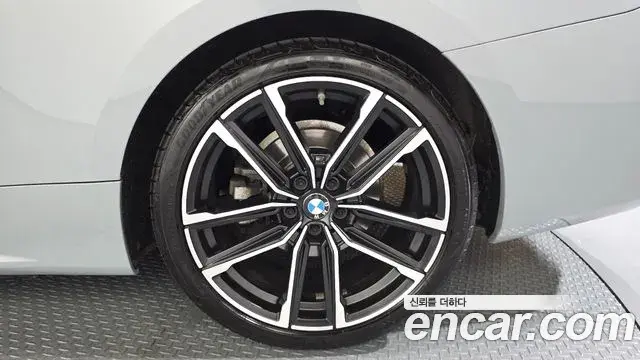 BMW 4 Series 2023 — Photo 17/33