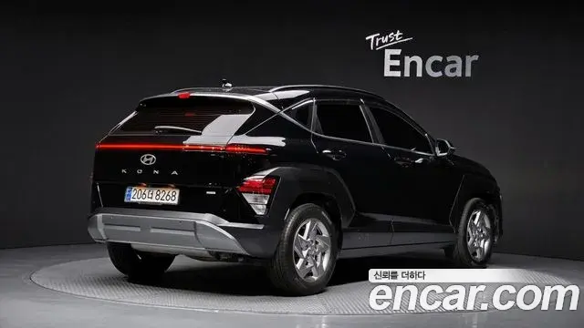 Hyundai Kona 2023 — Фото 2/20