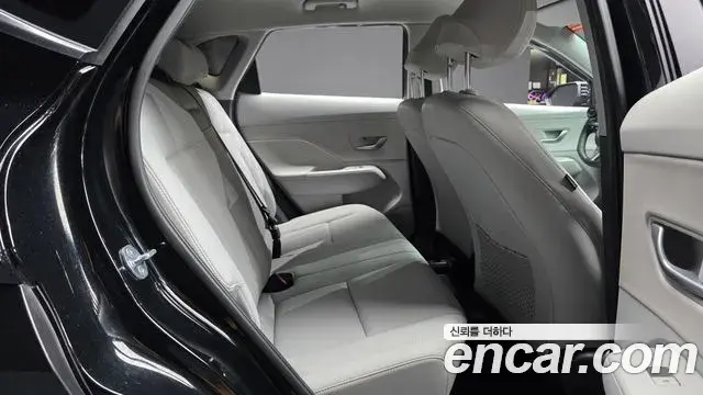 Hyundai Kona 2023 — Фото 11/20