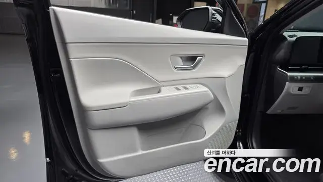 Hyundai Kona Hybrid 2023 — Şəkil 24/32