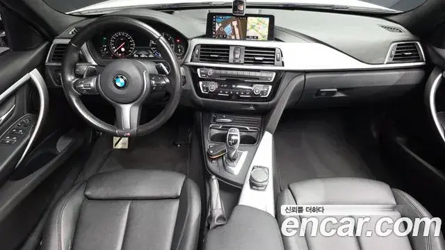 BMW 3 Series 2018 — Şəkil 14/39