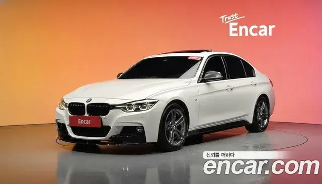BMW 3 Series 2018 — Şəkil 32/39