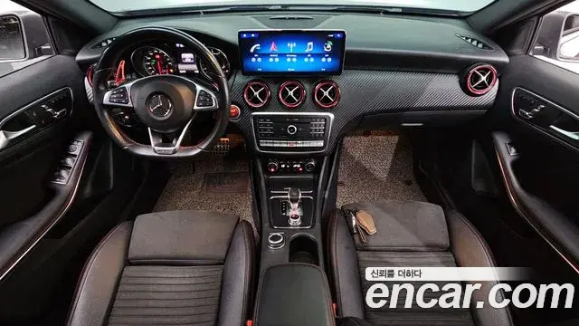 Mercedes-Benz A-Class 2018 — ფოტო 2/20