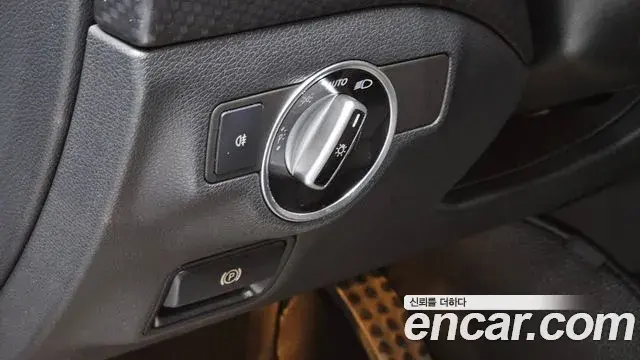 Mercedes-Benz A-Class 2018 — ფოტო 6/20