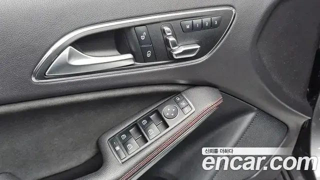 Mercedes-Benz A-Class 2018 — ფოტო 17/20