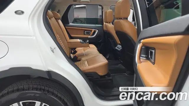 Land Rover Discovery Sport 2018 — ფოტო 8/30